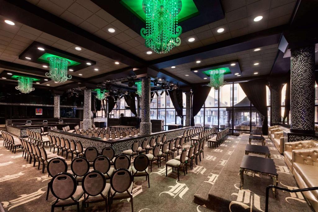 Wyndham Garden Dallas North Photo 5