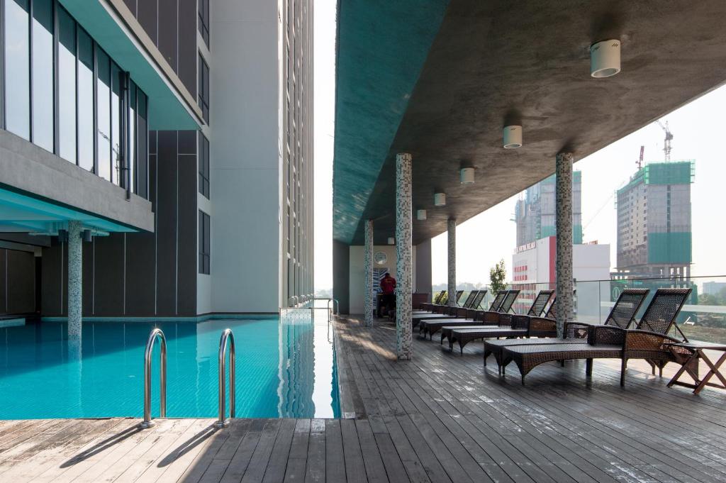 Swimming pool, The Pines Melaka in Malacca