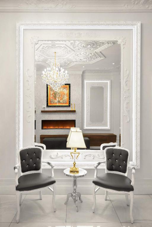 Montreal Hotel Bonaparte Additional