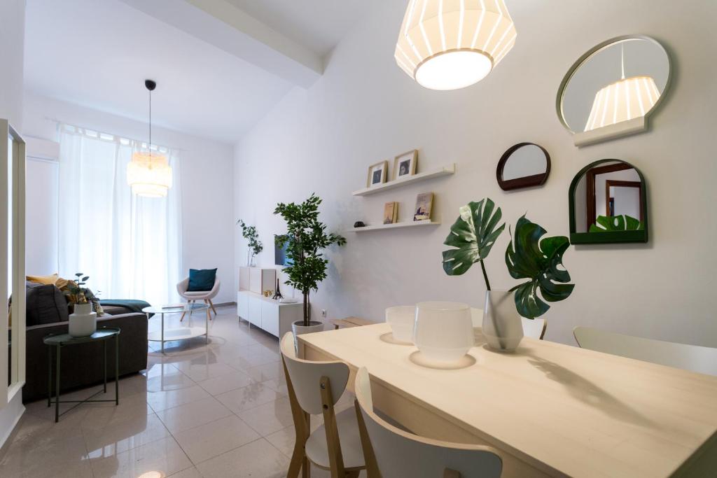 Apartamentos Diaber Gerona 22 — Hotel in Seville