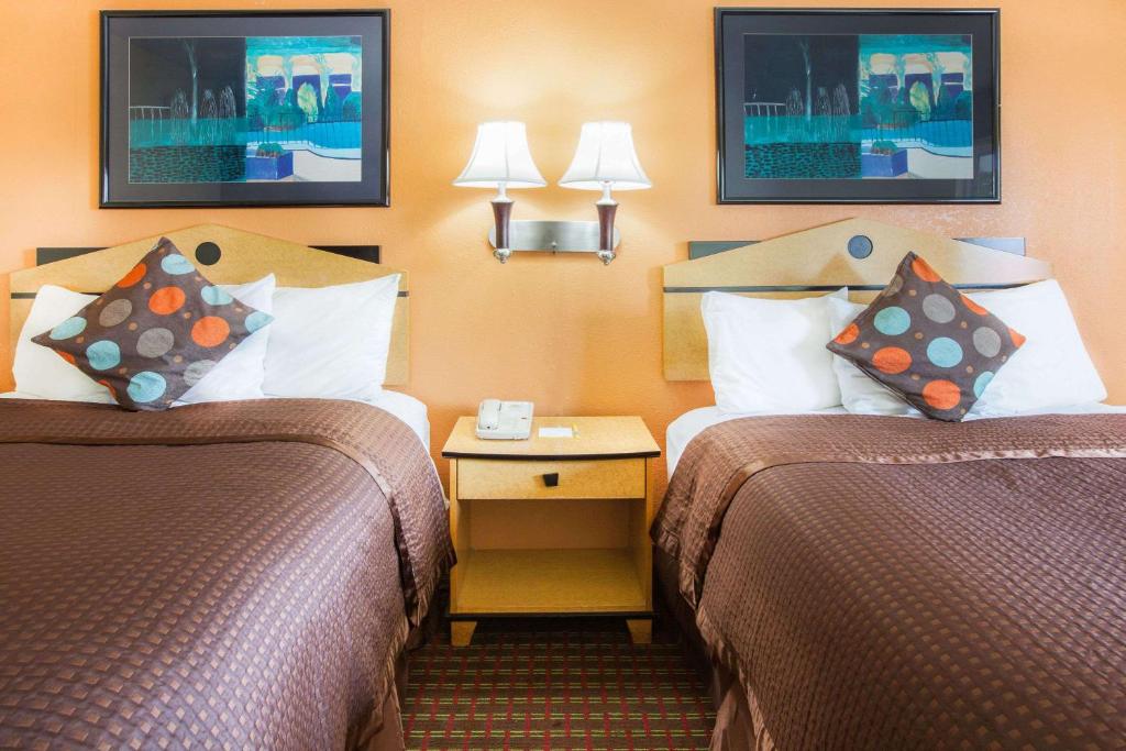 Days Inn By Wyndham Alma Photo 1