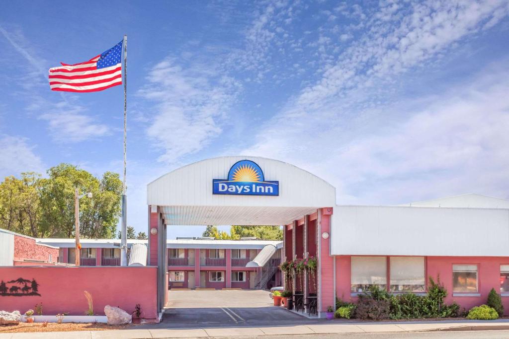 Days Inn by Wyndham Burns, Burns