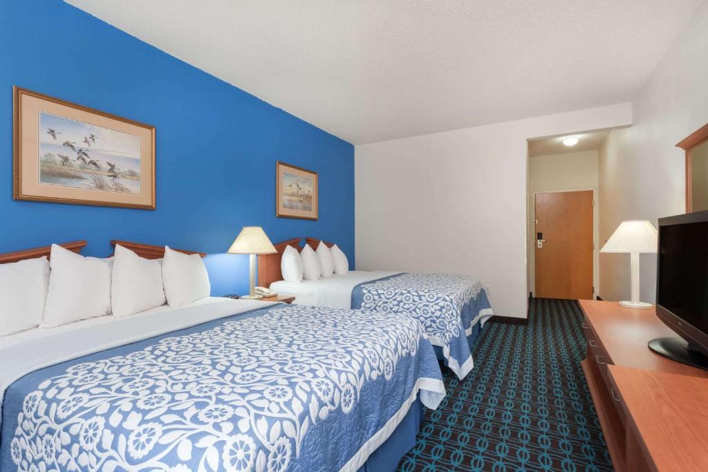 Days Inn & Suites By Wyndham Cambridge Photo 7