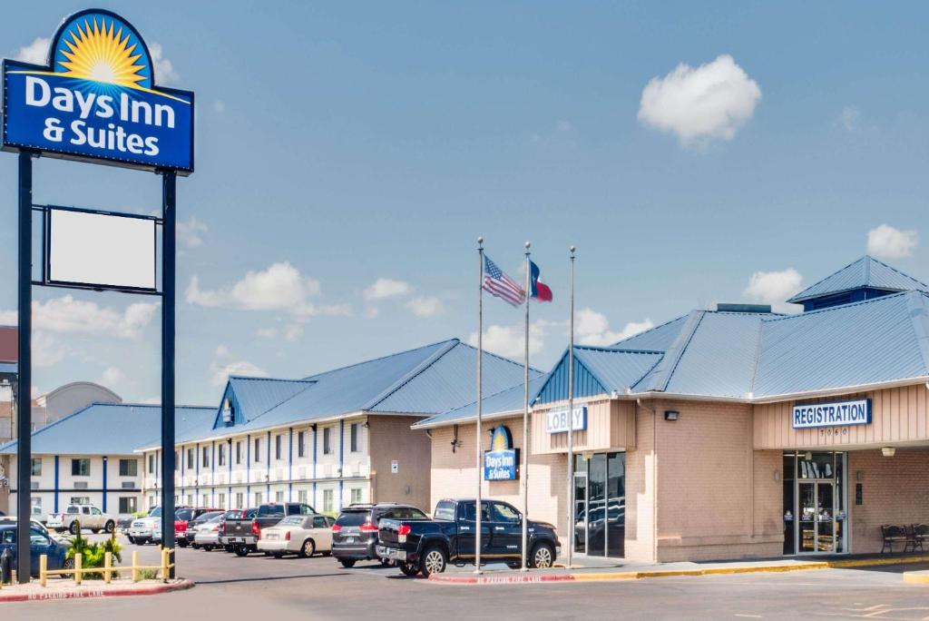 Days Inn & Suites by Wyndham Laredo, Laredo