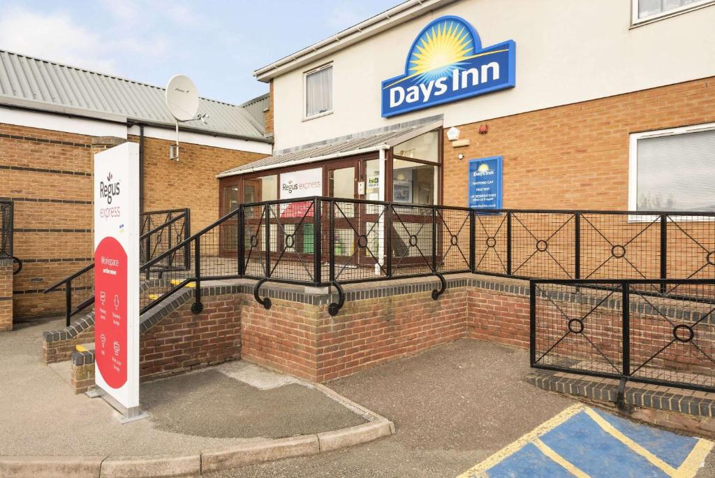 Days Inn Watford Gap, Crick