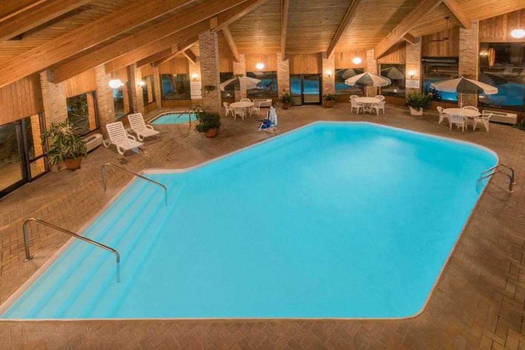 Days Inn by Wyndham Wooster