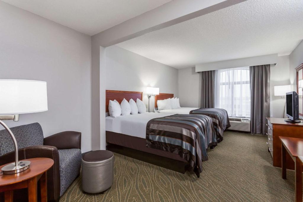 Wingate by Wyndham Chesapeake photo