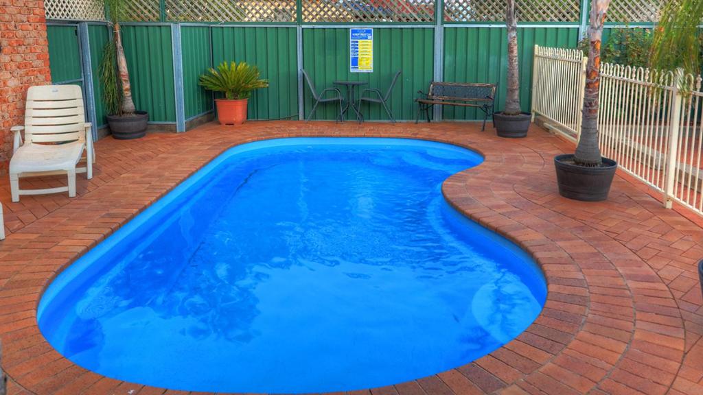Endeavour Court Motor Inn photo