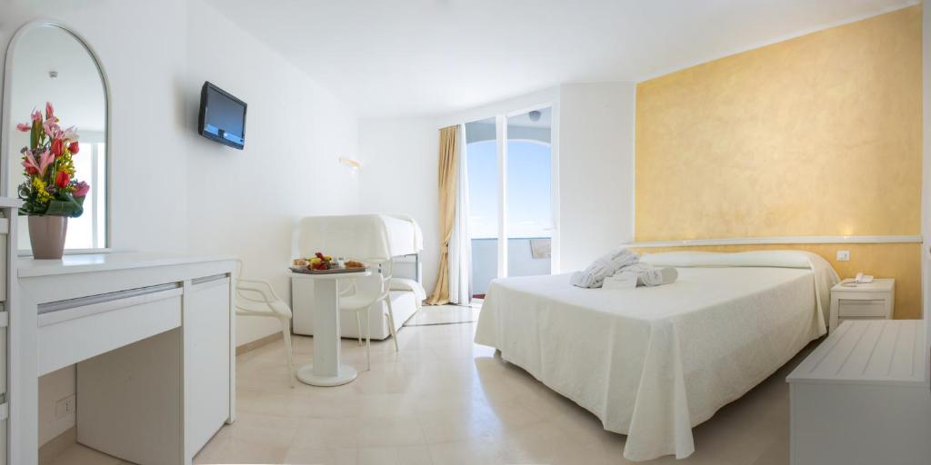 Grand Hotel Costa Brada — Pokoje in Gallipoli, Apulia