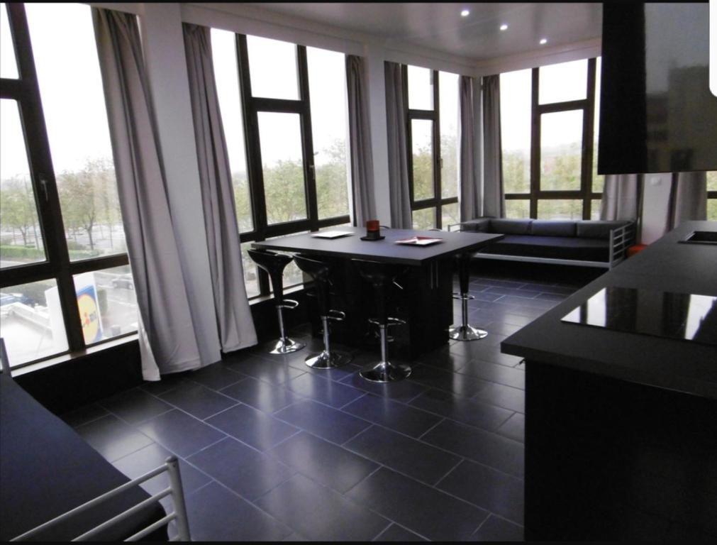 Black loft photo