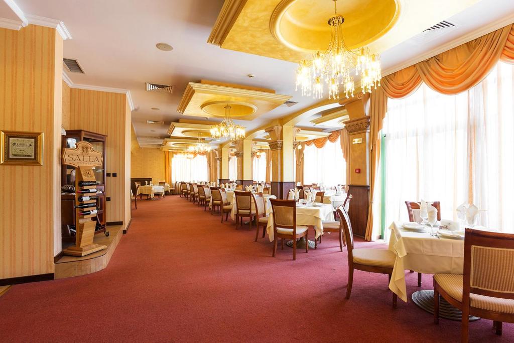 Romance Hotel and Family Suites — Restauracje i bary in Święty Konstantyn i Helena, Region Warna