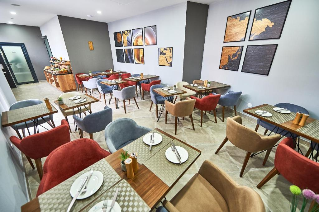 Restaurant, Perla Residence Hotel & SPA in Podgorica