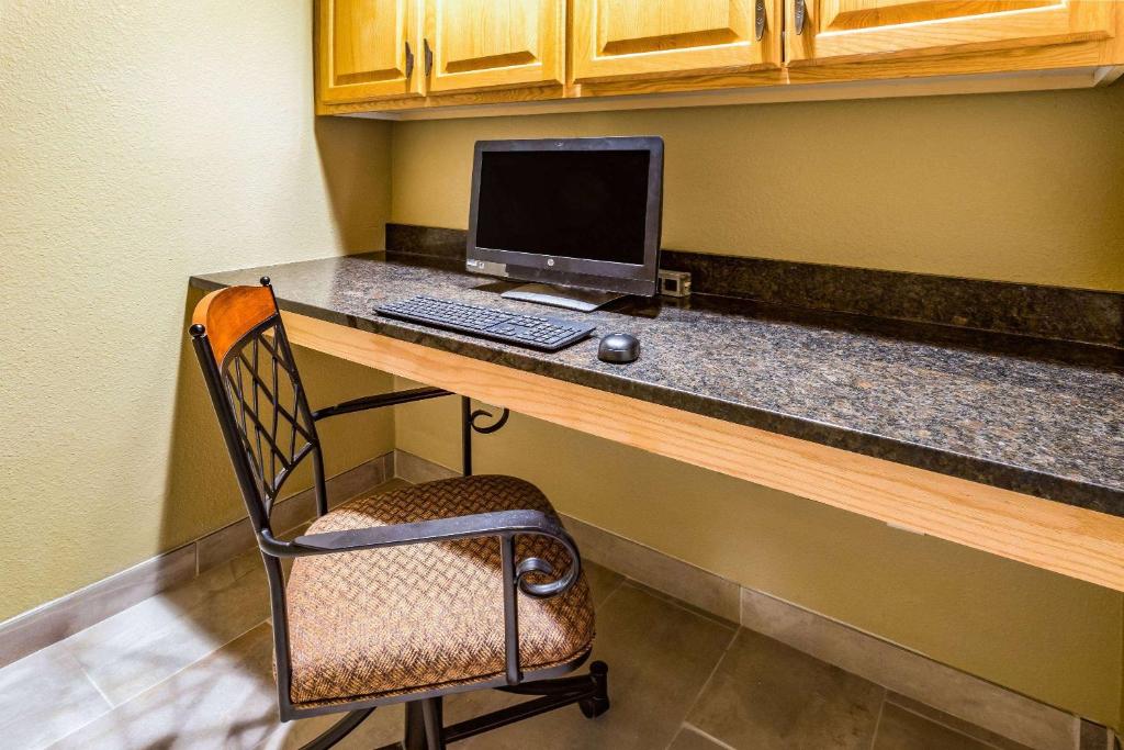 Americinn By Wyndham Hotel And Suites Long Lake Photo 47