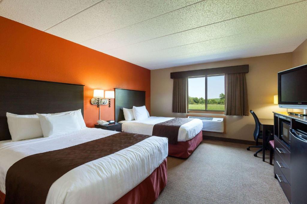 AmericInn by Wyndham Algona photo