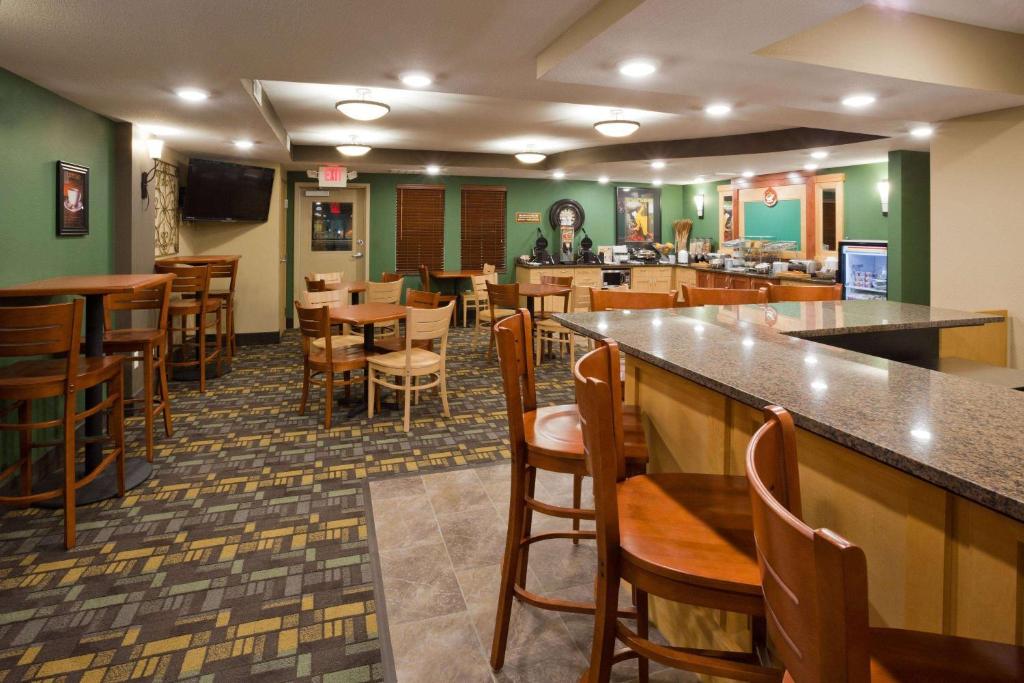 AmericInn by Wyndham Hawley photo