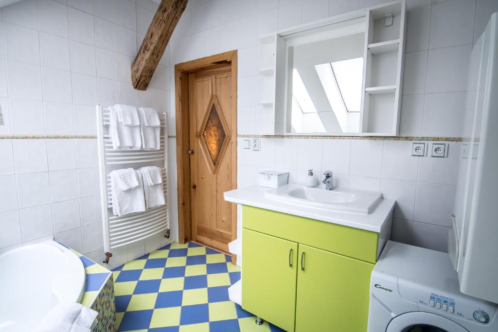 Tylova Apartments photo