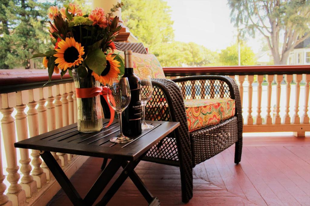 Cabernet House, an Old World Inn photo