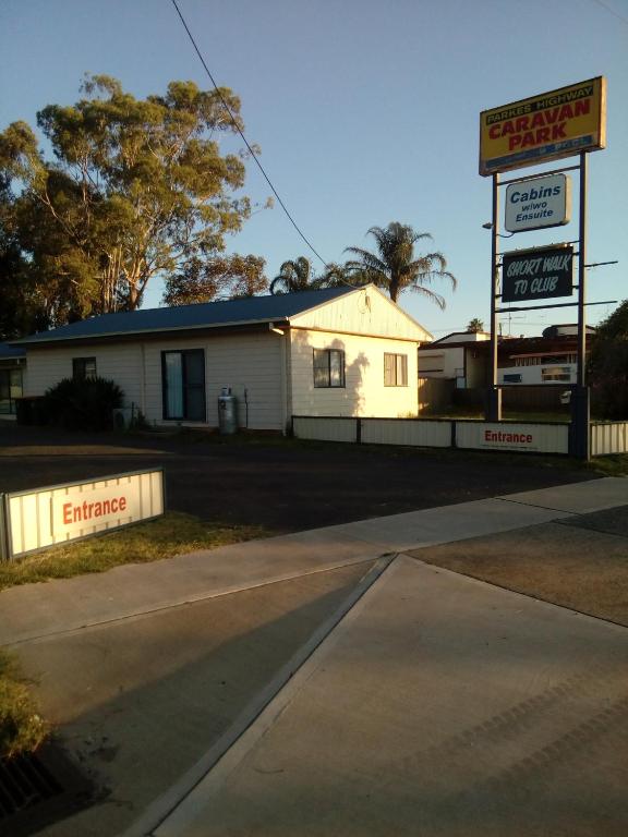 Newell Hwy Caravan Park — Hotel in Parkes