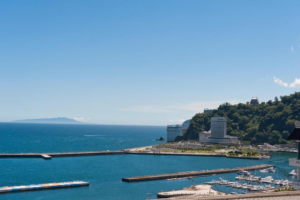 View, Apartment hotel Grandview Atami in Atami