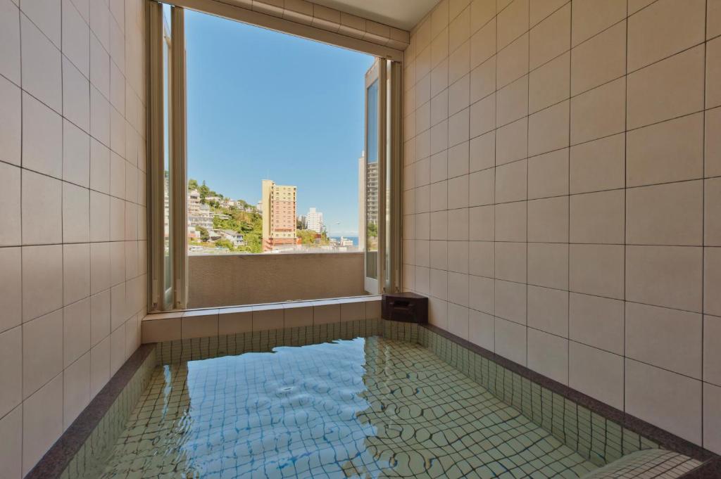 Hot spring bath