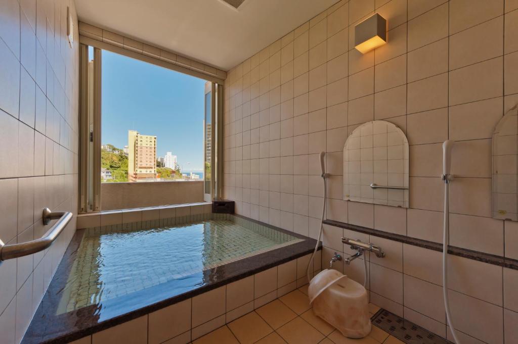 Hot spring bath