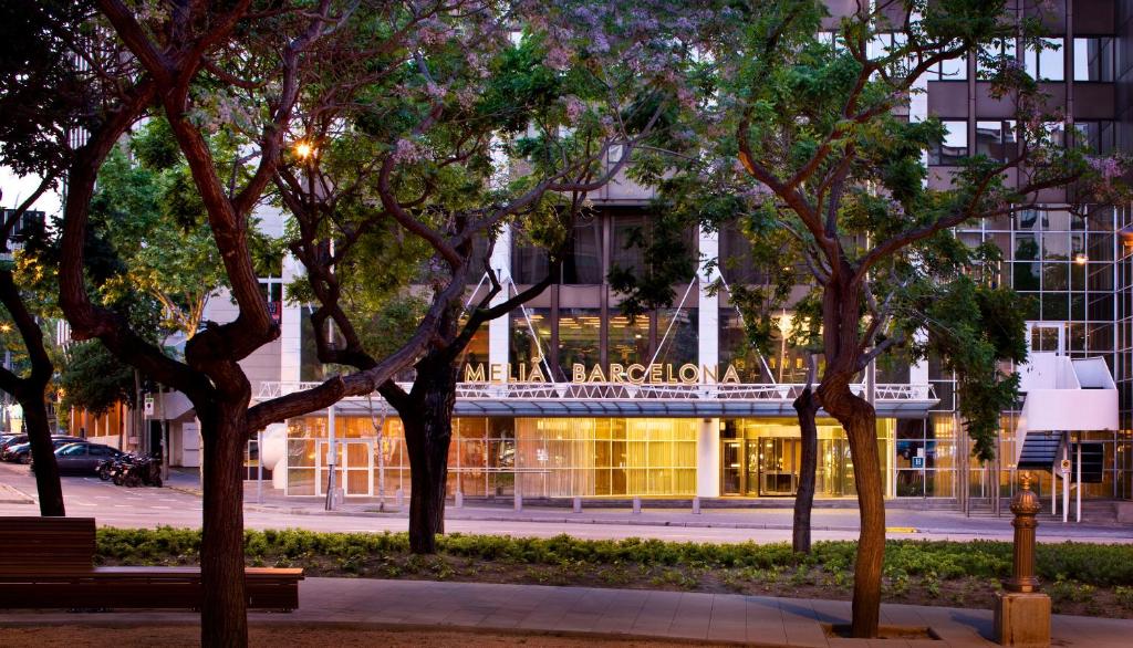 ทัศนียภาพภายนอกโรงแรม