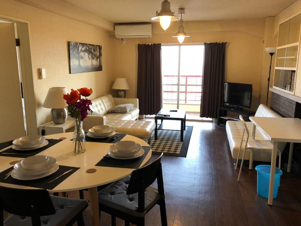 ห้องส่วนกลางสำหรับนั่งเล่น/ดูทีวี