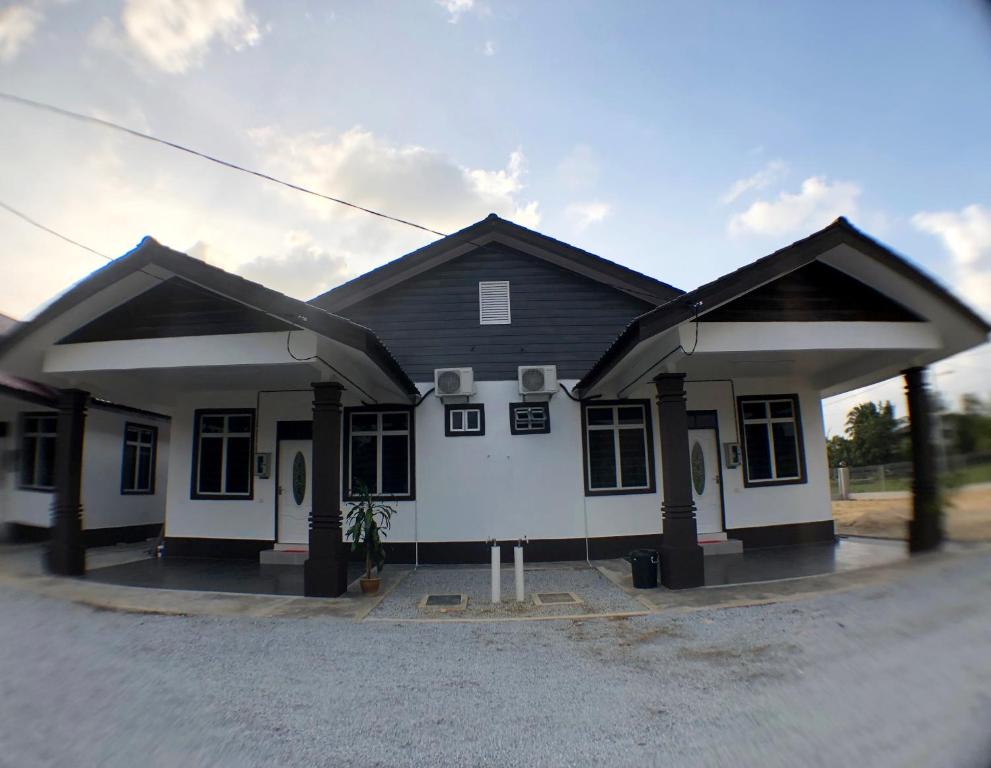 Entrance, Twin Homestay C in Kuala Terengganu