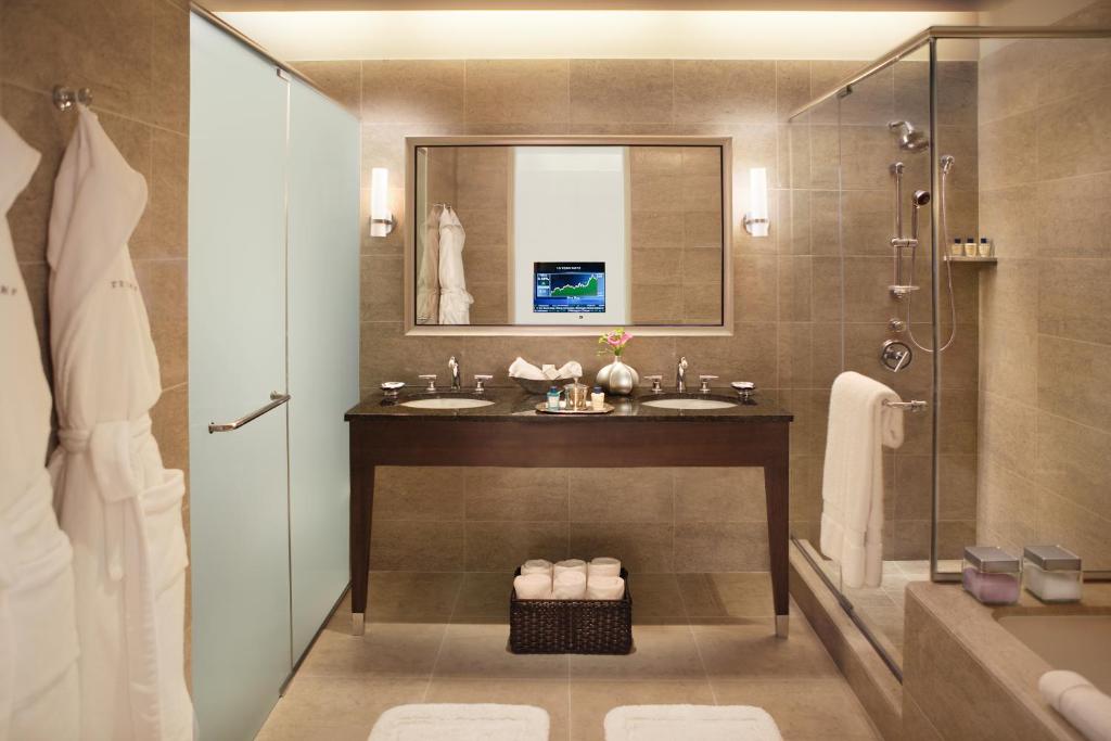 Trump International Hotel & Tower Chicago Photo 12