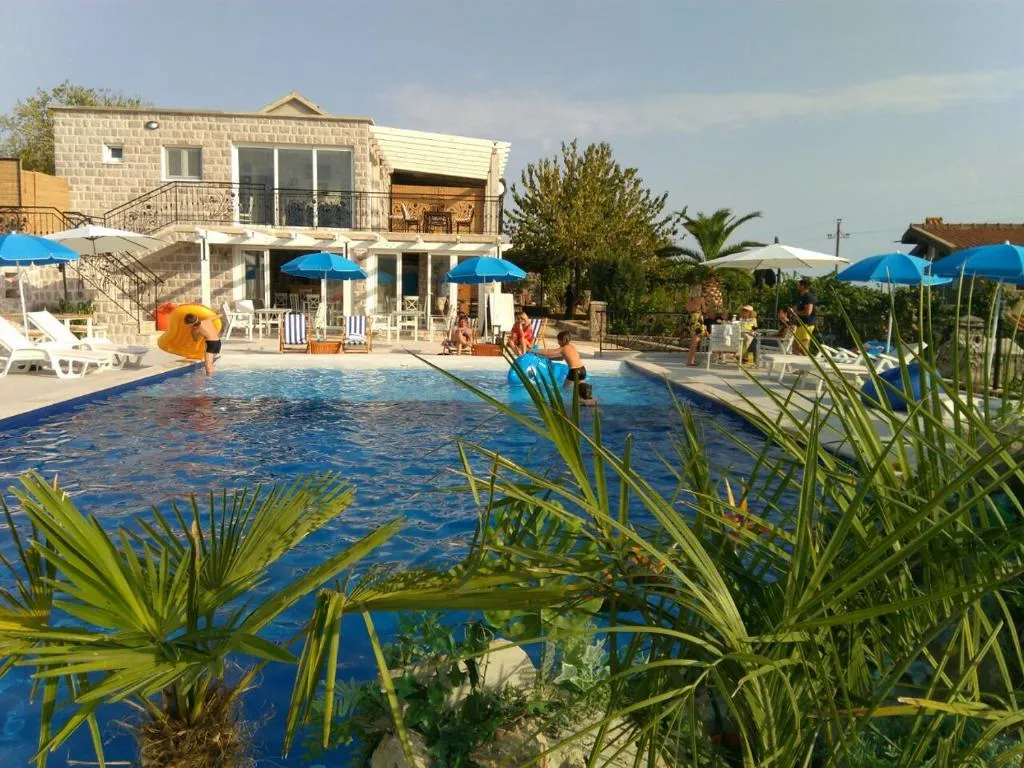 Luštica Apartments, hotel in Lustica