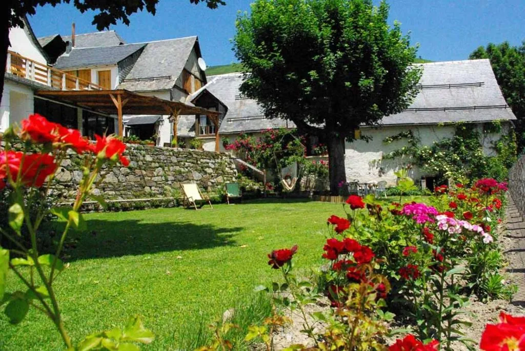 Gite Auberge La Soulan - gite de montagne，位于Cathervielle的酒店