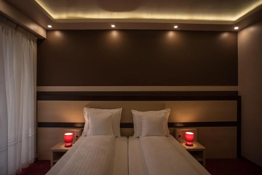 Homorod Hotel, hotel in Băile Homorod