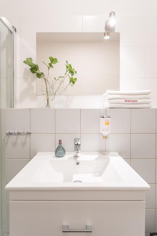Deluxe Apartments by The Railway Station Wroclaw photo