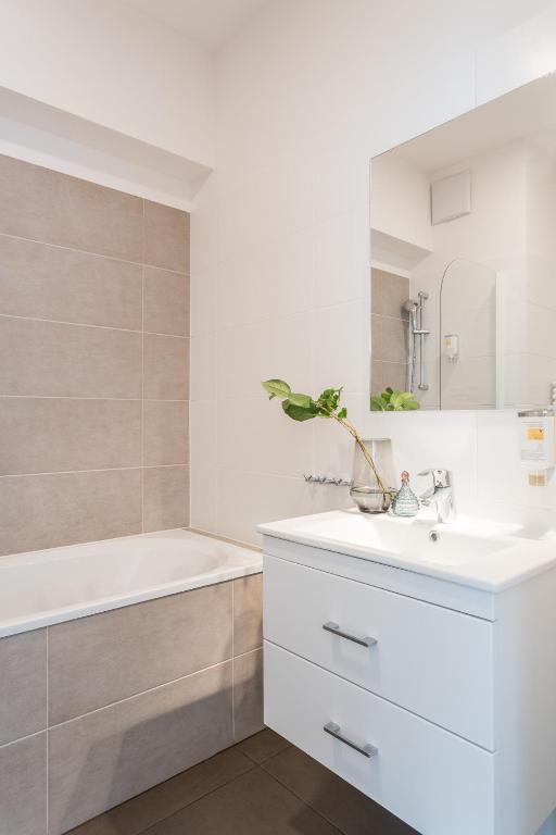 Deluxe Apartments by The Railway Station Wroclaw photo