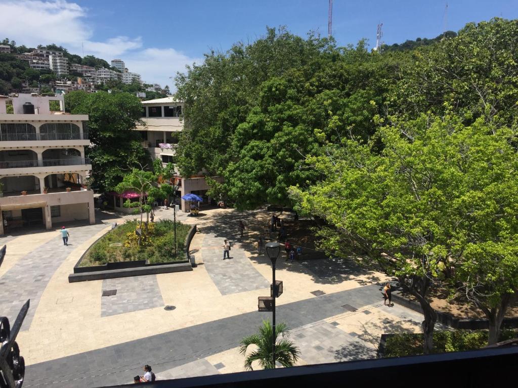 Exterior view, Hotel El Kiosco in Acapulco