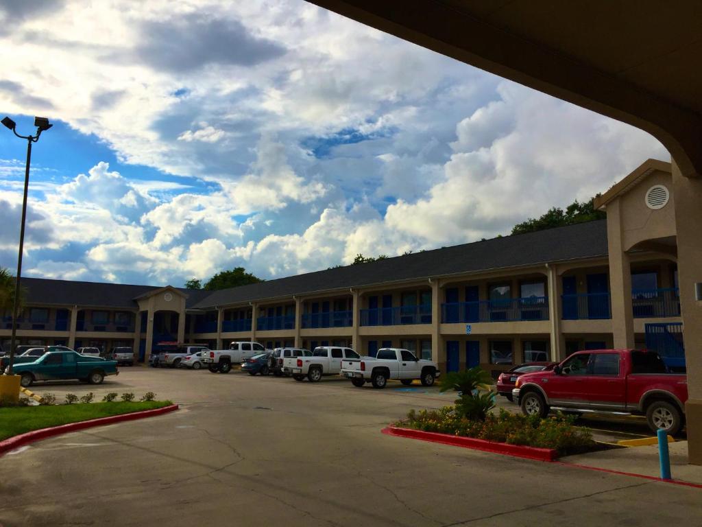 Americas Best Value Inn & Suites Mont Belvieu Houston - Mont Belvieu