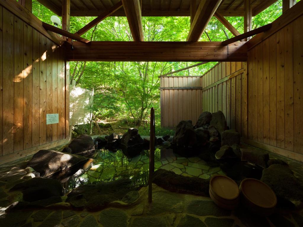 Hot spring bath
