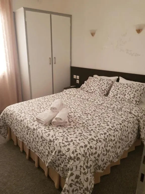 Galanopoulos Hotel, hotel in Loutraki