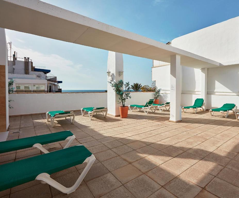 Aparthotel Milord's Suites — Hotel building in Benidorm, Valencian Community