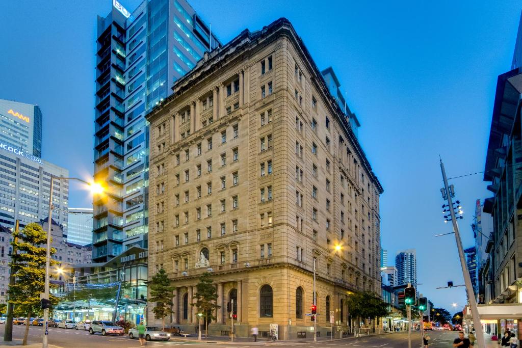 MacArthur Chambers, Brisbane