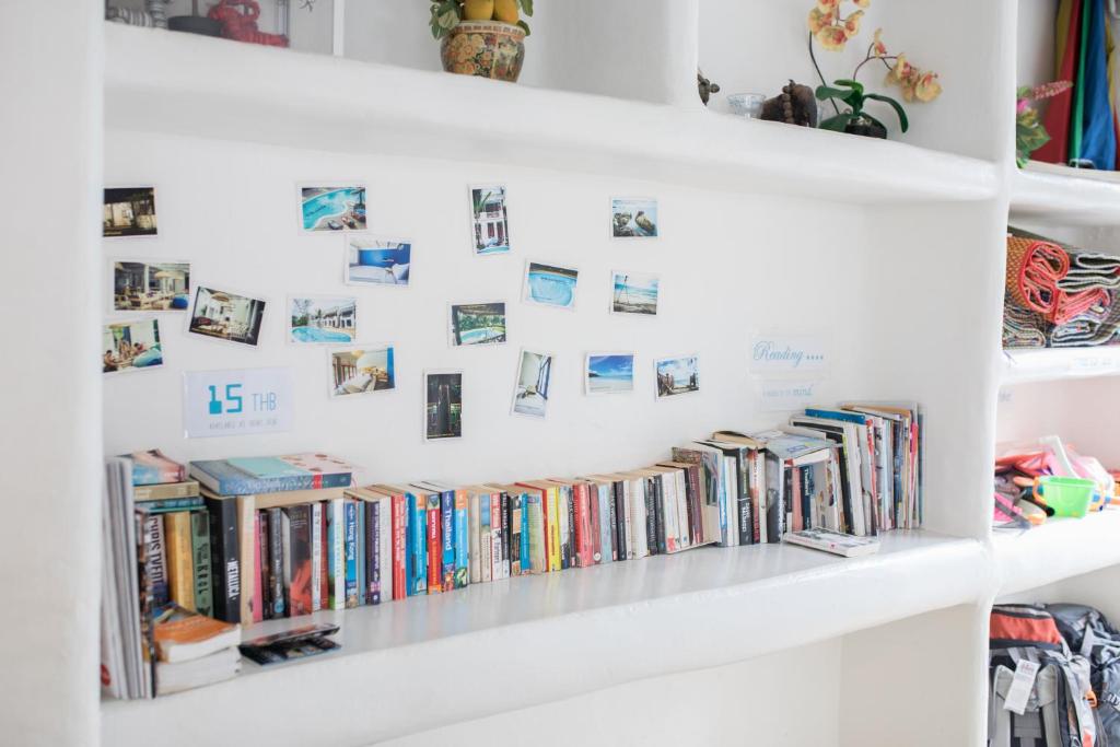 Shared lounge/TV area