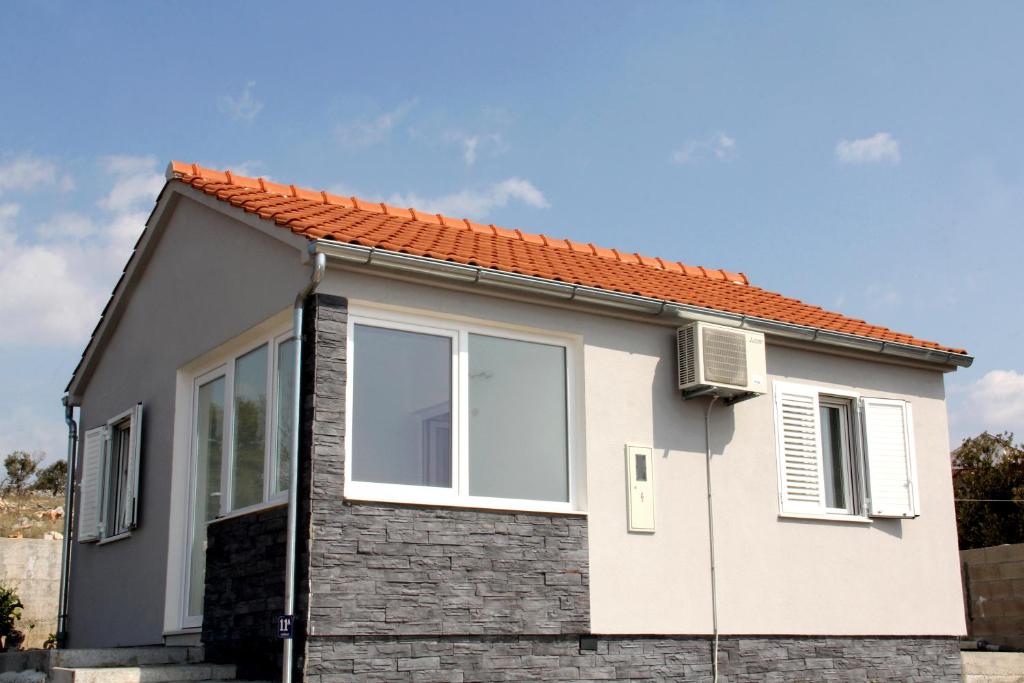 Lari Home photo