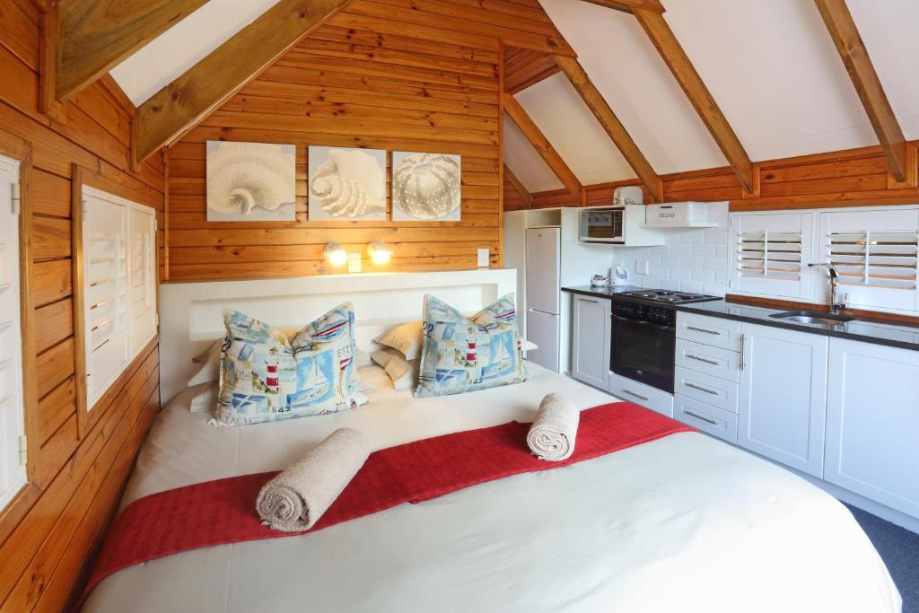 Brenton on Sea Cottages photo