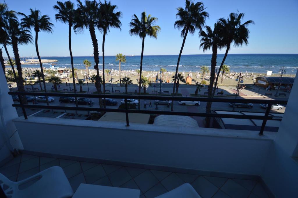 Krasas Beach Flats — Hotel in Larnaca