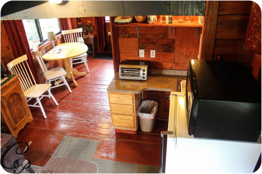 cottonwood cabins Main image 1