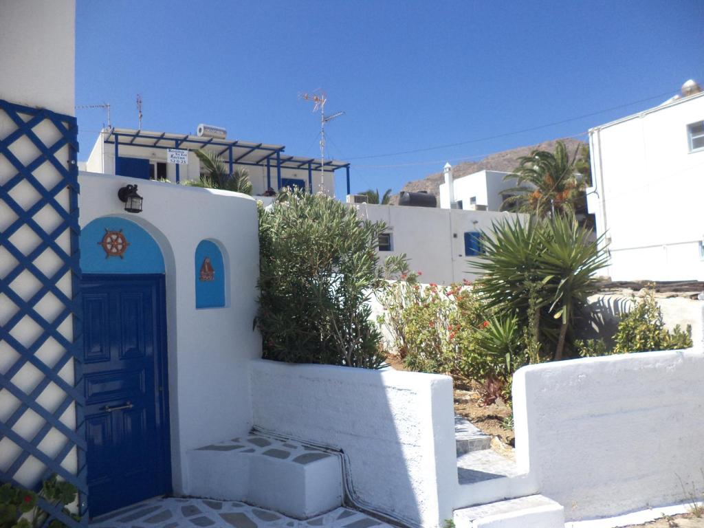 Marina's Studios Serifos photo