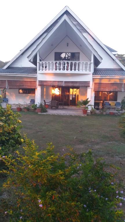 Chello's Villa — Hotel in Seychelles Islands
