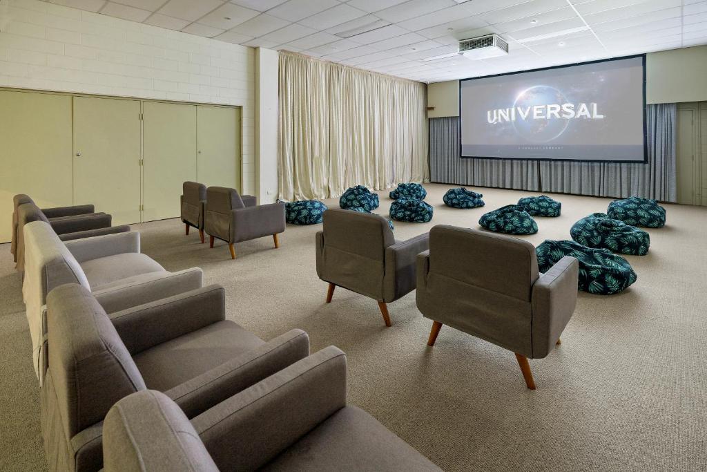 Shared lounge/TV area