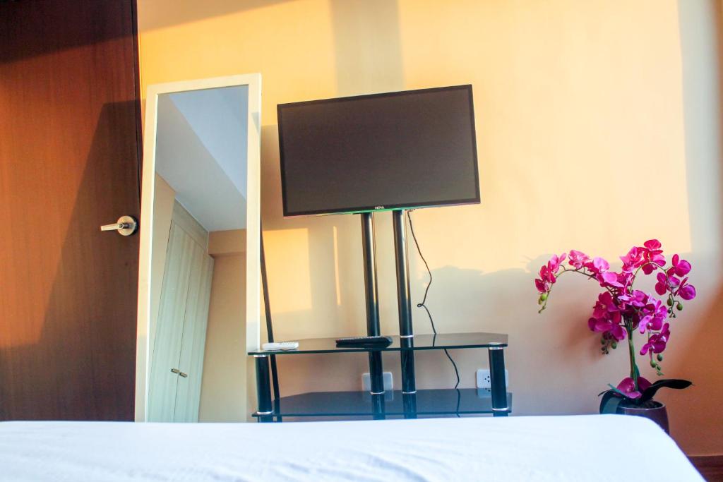 PBYY WH Taft AFFORDABLE 1BR CONDO in Metro Manila photo