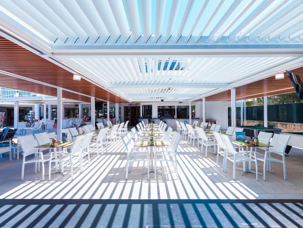 Playas Ca's Saboners — Restaurant & bars in Palma Nova, Balearic Islands